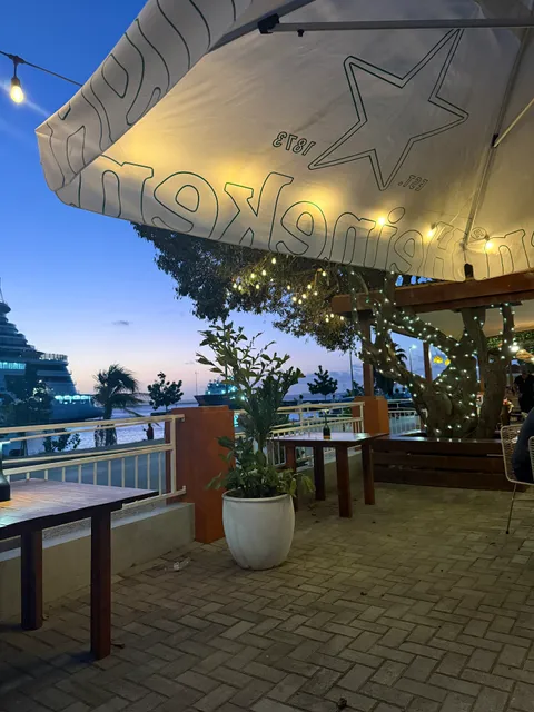 The View Bar & Restaurant