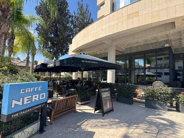 Caffè Nero Court Area