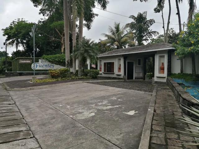 Condominio "Las Fuentes"