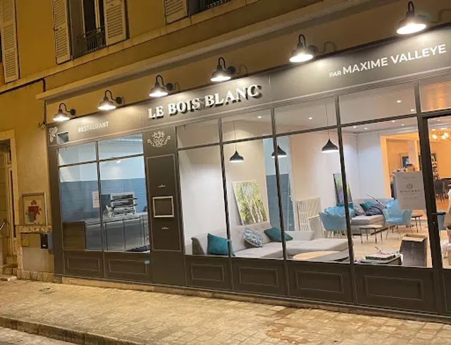 LE BOIS BLANC