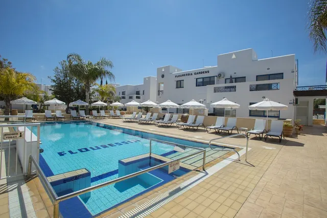 Flouressia Hotel Apartments