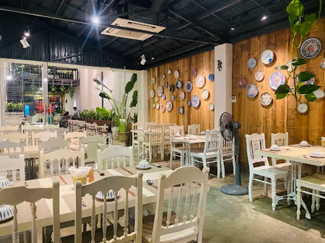 BẾP KIM - 레스토랑 (Kim Restaurant and Coffee)