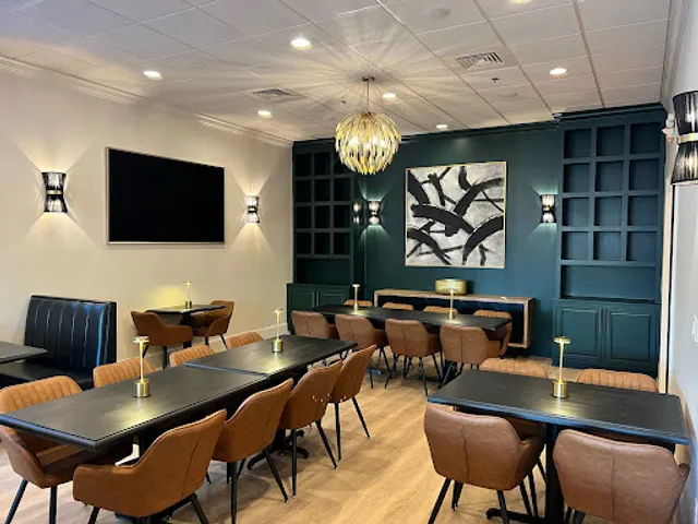 Vanzant's: Steak, Seafood & Bar