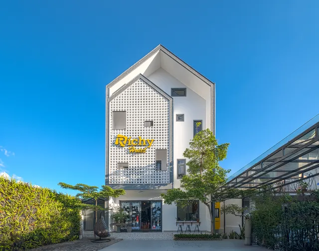 Richy Hotel