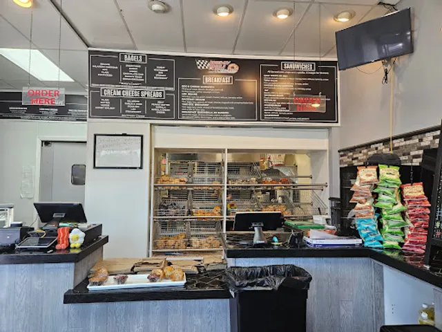 Raceway Bagels by BUNOS