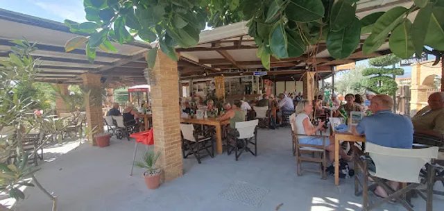 D &B'S BBQ Restaurant