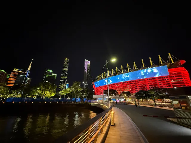 Huacheng Square South Gate