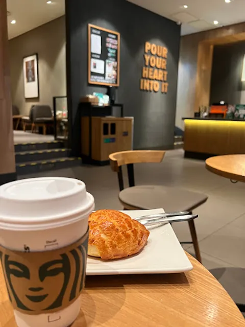 Starbucks Coffee Xinyuexin Hotel