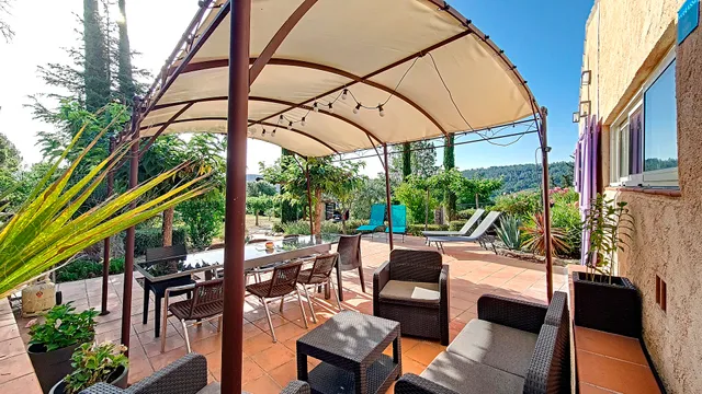 Aux trois Cyprès Salernes en Provence