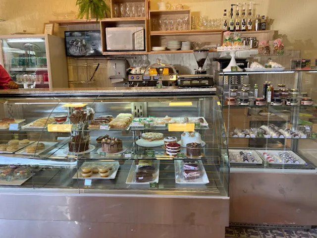 Maria de Fátima Cake Designer [Bolos, Doces, café, confeitaria e bistrô]