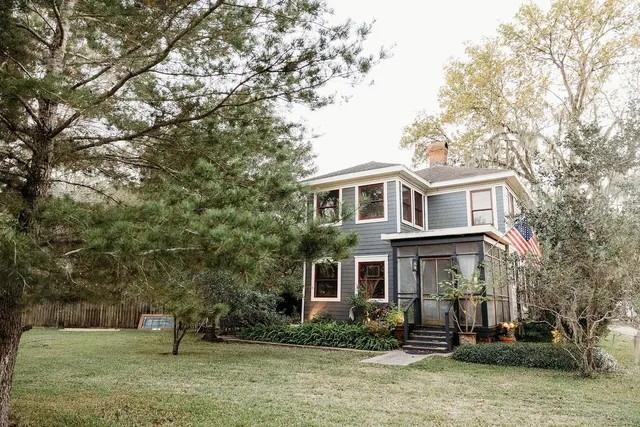 Cedar Oaks Inn Bed and Breakfast