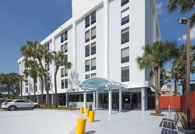 B&B HOTEL Miami Airport