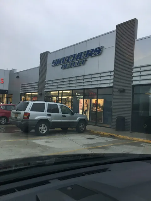 SKECHERS Warehouse Outlet