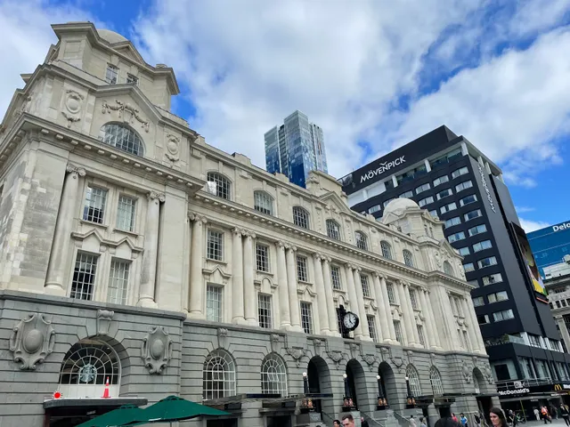 Te Komititanga Square