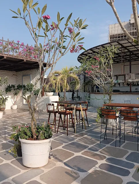 Brewsters Fine Dine Resto Bar