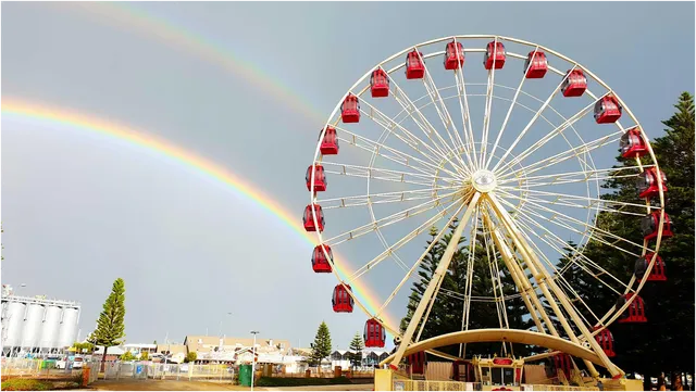 Tourist Wheel Fremantle
