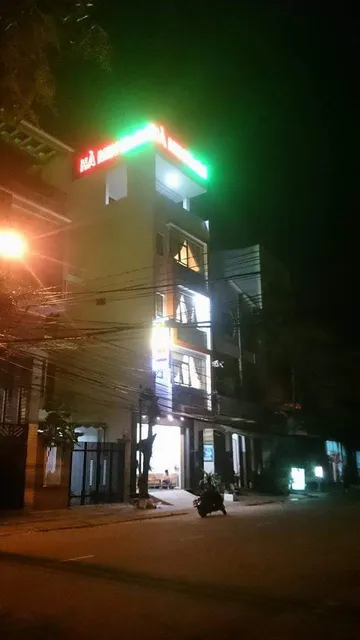 Hotels Ha Min