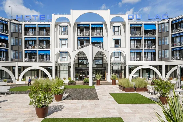 BRIT HOTEL DU LAC