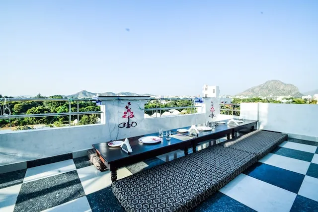 OYO Hotel Blue Lotus