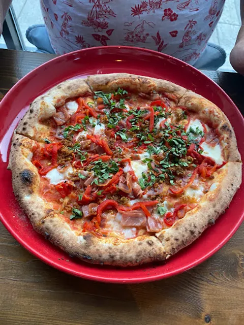 Piatto Pizzeria + Enoteca