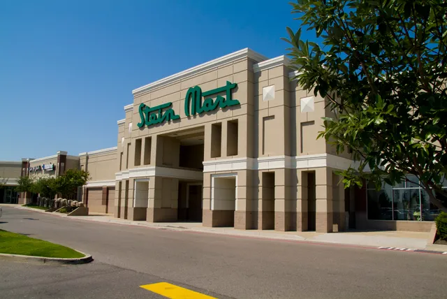 The Commons at Dexter Lake