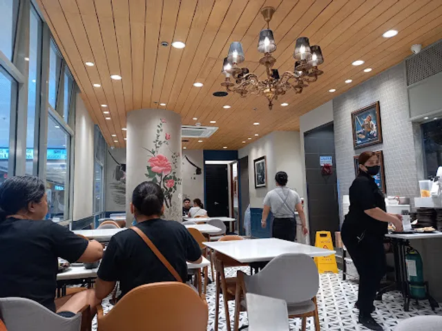 Tuantuan Kitchen - SM North EDSA