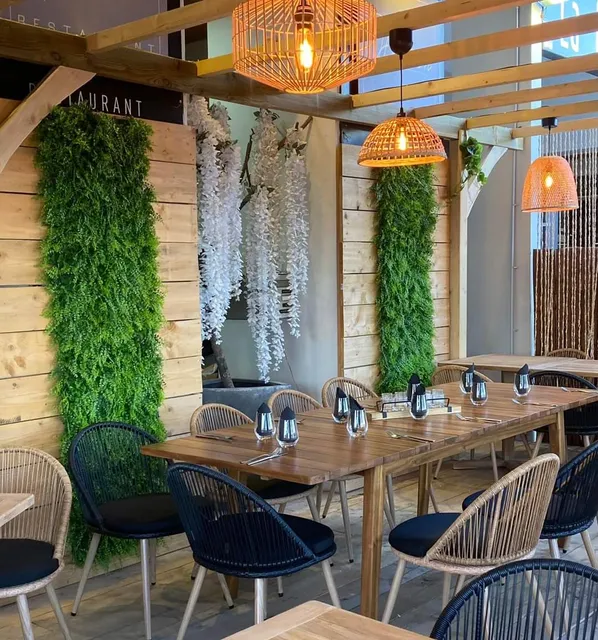 The 7th Heaven Restaurant & Lounge Bar