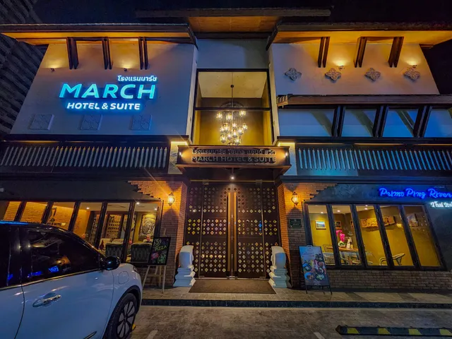 March Hotel & Suite Riverside