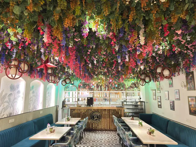 Genzee Cafe & Fine Dine