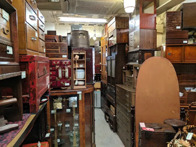 Antique Yamamoto Shōten