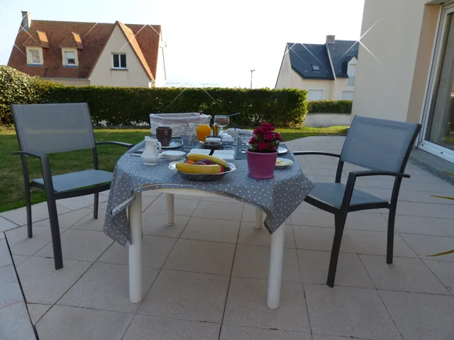 LE RUBAN BLEU FACE A LA MER