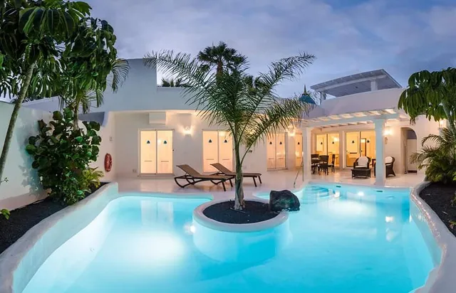 Elena Aguilar - Alquiler de villas y apartamentos en Fuerteventura