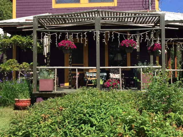 Earth Club Factory Guesthouse