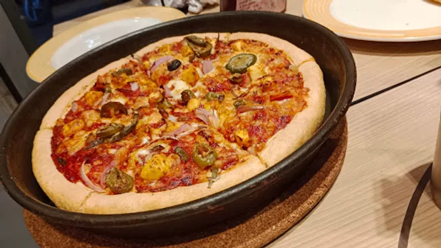 Pizza Hut | Akota, Vadodara