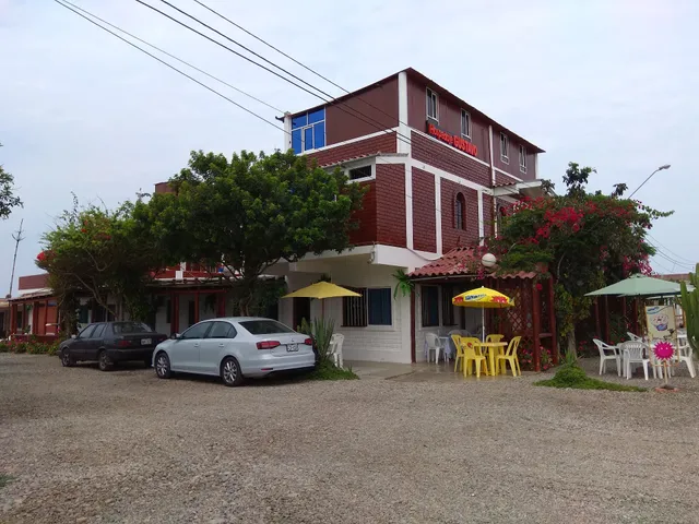 Gustavo Hotel & Suites