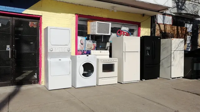 La Sirena (Home Goods Store)