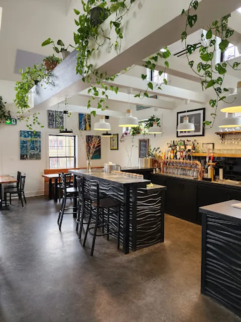 Dickie-Baxter Taproom & Bistro