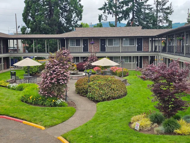 Village Inn Springfield/Eugene