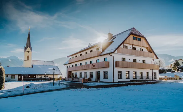 Loy - Hotel and Restaurant