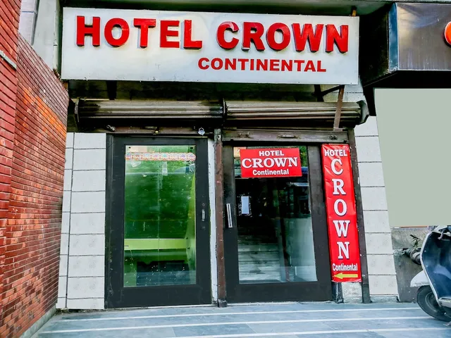 OYO Hotel Crown Continental Jhandewalan
