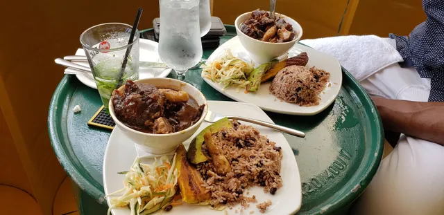 El Caribe Restaurant