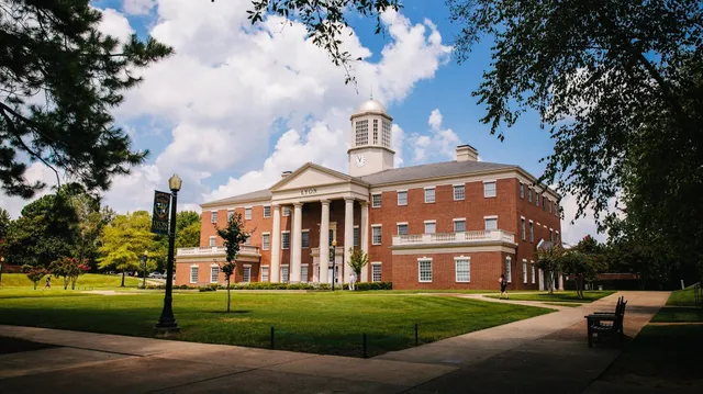 Lyon College