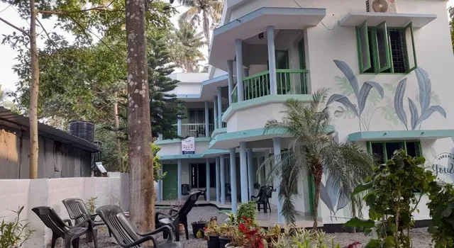 Guest House "Varkala Home"