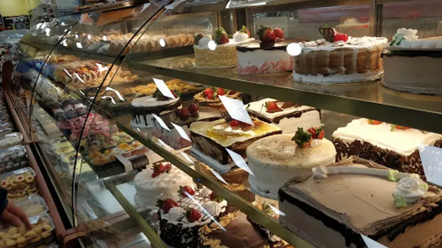 Nova Pastry & Bakery
