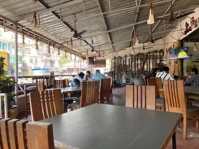 Grills N Curries By the Road