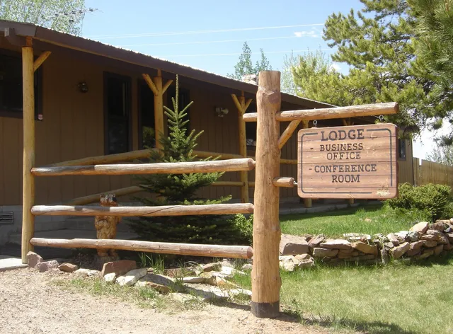 Flaming Gorge Resort