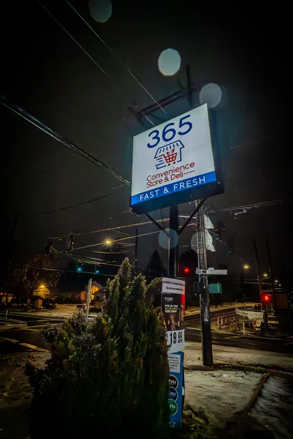 365 convenience store