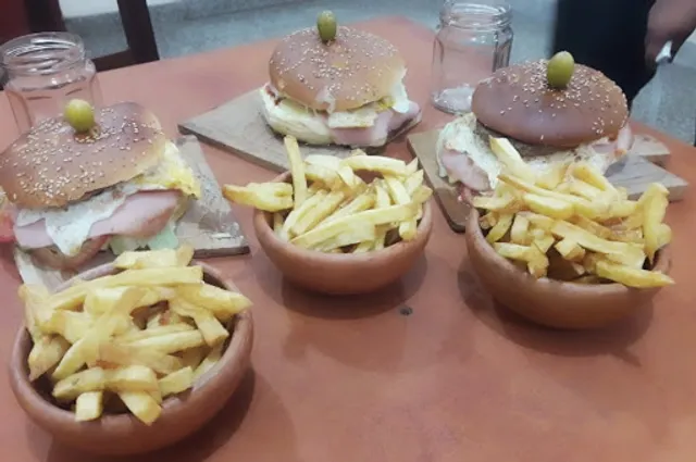 La Comadreja Sandwcheria