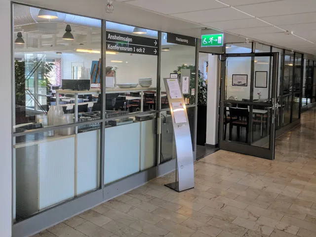 Restaurang M & M, Mat & Människor