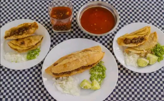 Tacos de barbacoa charly el santuario